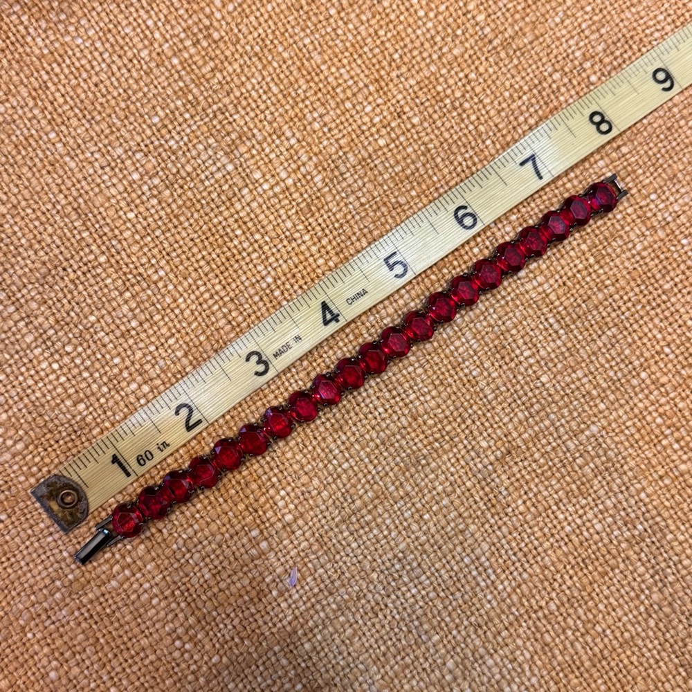 Red Lucite Tennis Bracelet with Black Metal Pristine - Picture 3 of 6